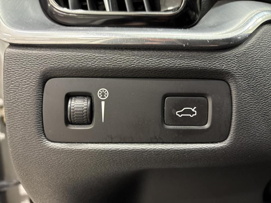 VOLVO XC60 2018
