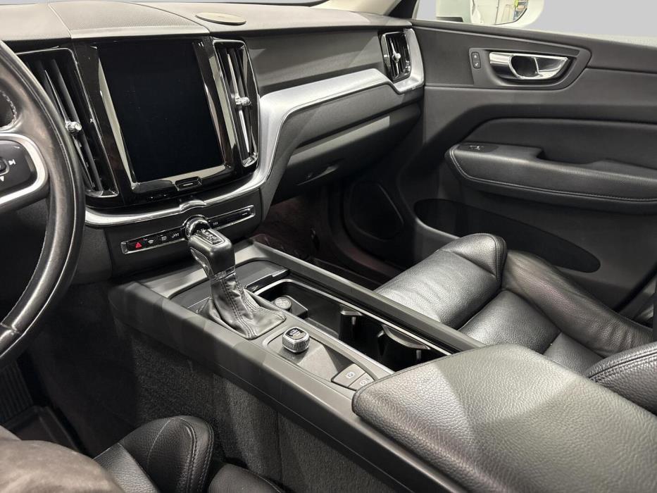 VOLVO XC60 2018