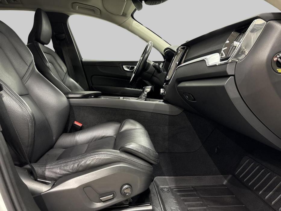 VOLVO XC60 2018