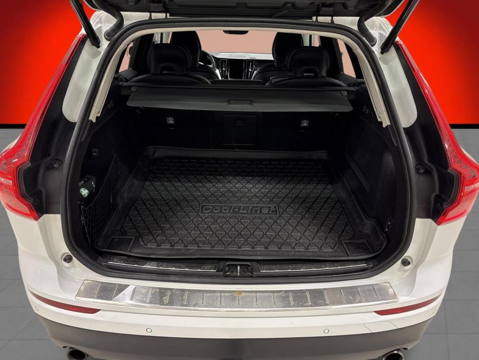 VOLVO XC60 2018