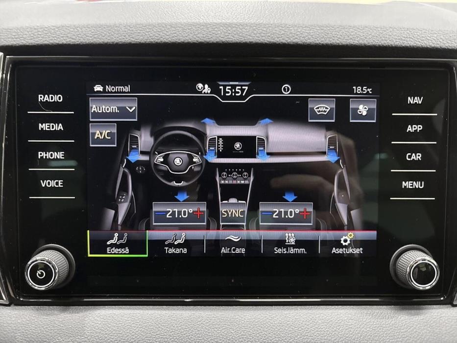 SKODA Karoq 2023