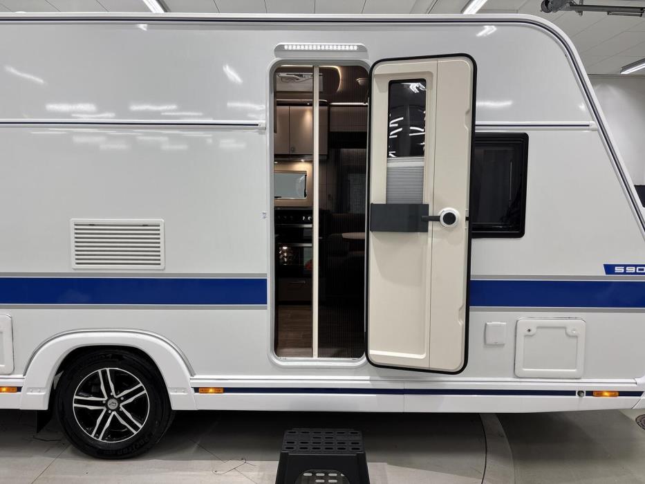 POLAR 590 Hintaa alennettu 1920€ 2026