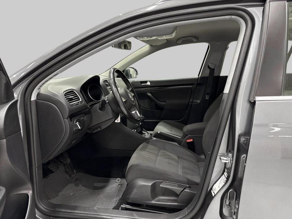 VOLKSWAGEN Golf 2010