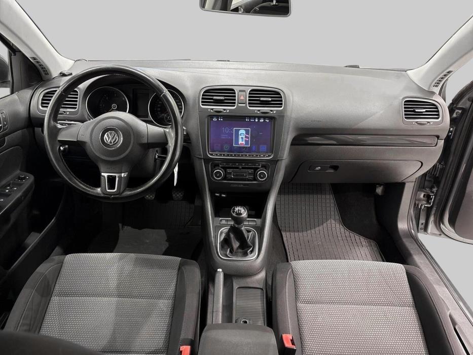 VOLKSWAGEN Golf 2010