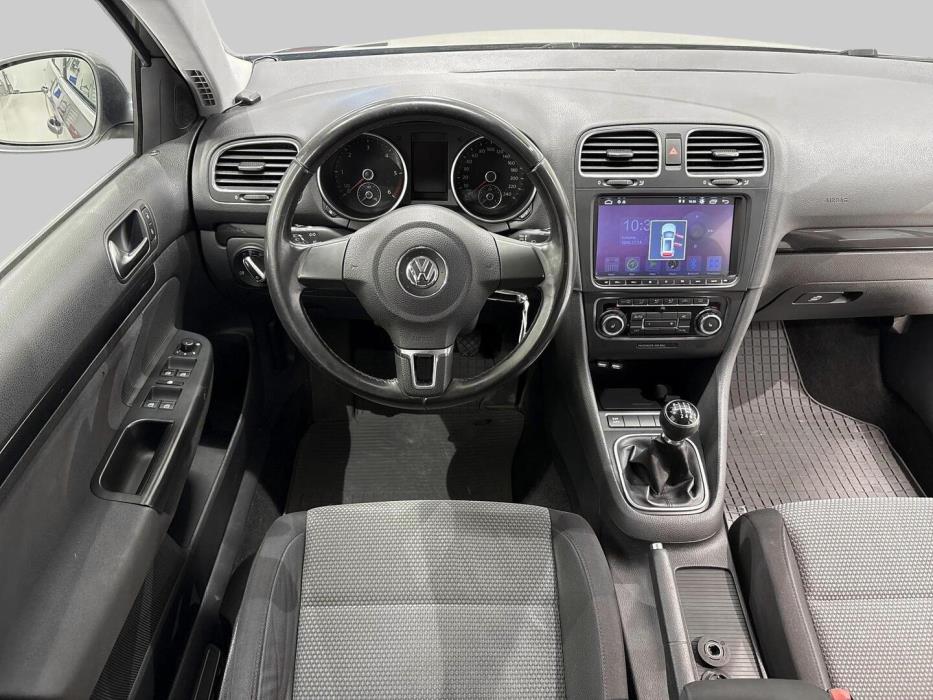 VOLKSWAGEN Golf 2010