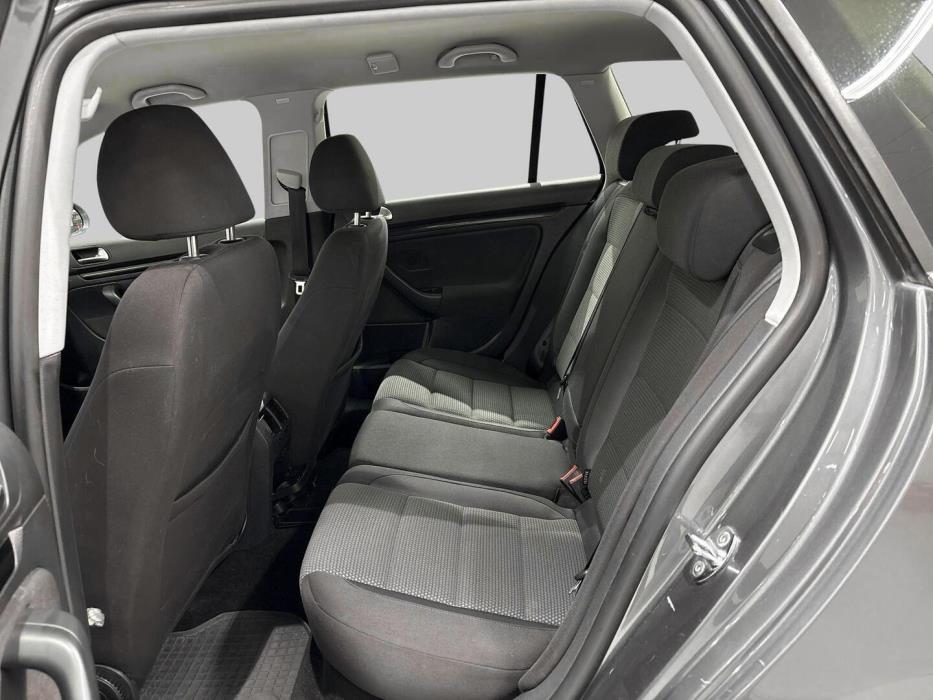 VOLKSWAGEN Golf 2010