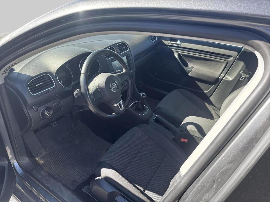 VOLKSWAGEN Golf 2010
