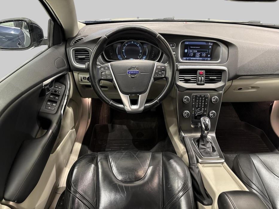 VOLVO V40 2013