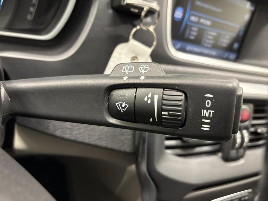 VOLVO V40 2013