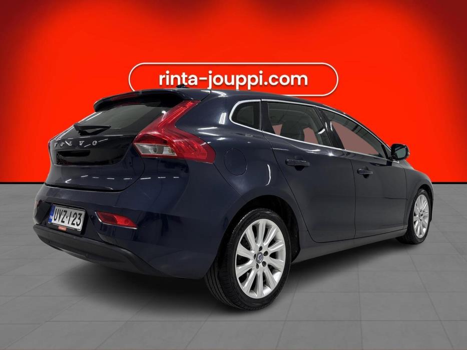 VOLVO V40 2013