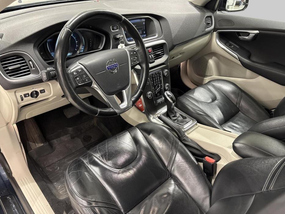 VOLVO V40 2013
