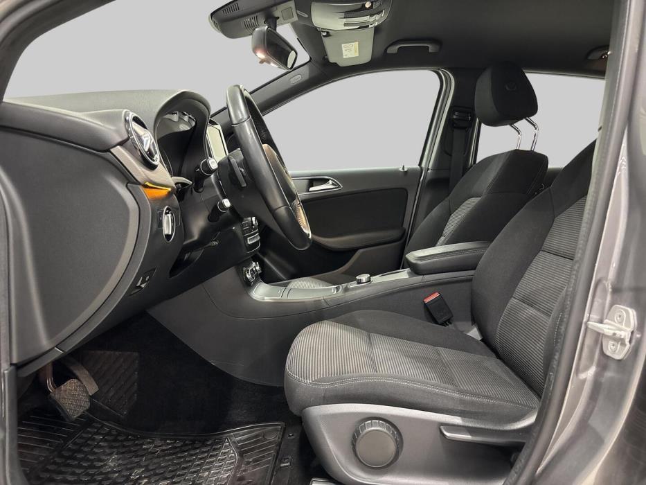 MERCEDES-BENZ B 2015