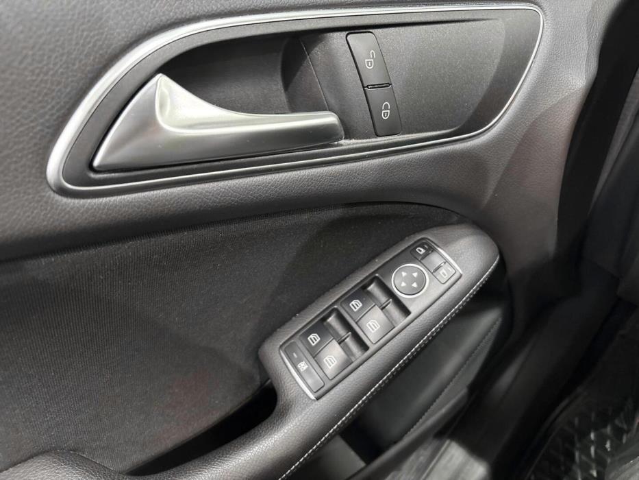 MERCEDES-BENZ B 2015