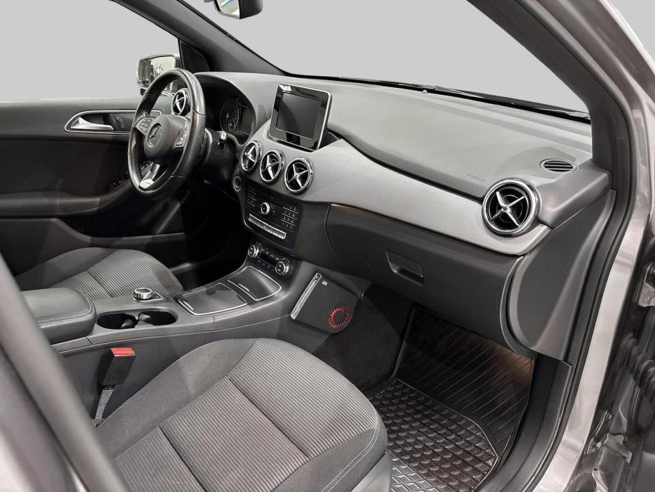 MERCEDES-BENZ B 2015