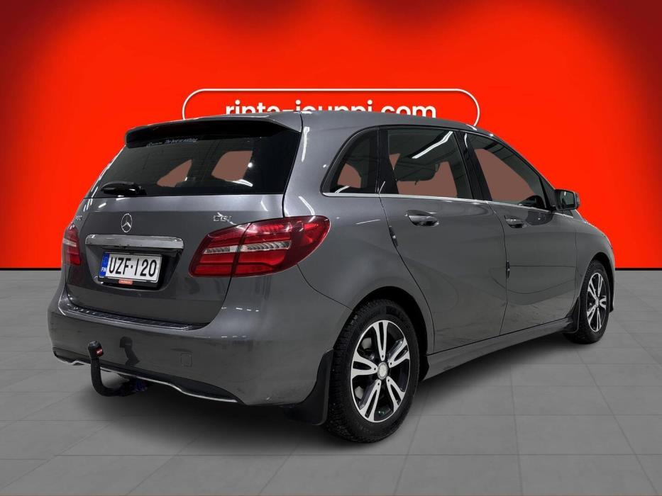 MERCEDES-BENZ B 2015