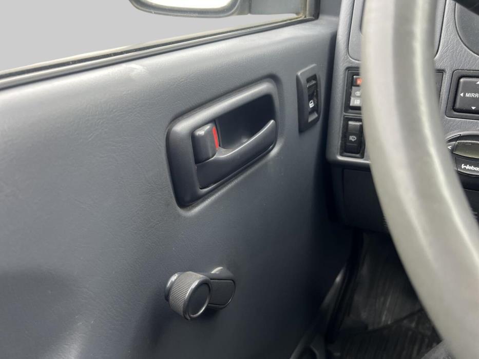 TOYOTA Hiace 2006