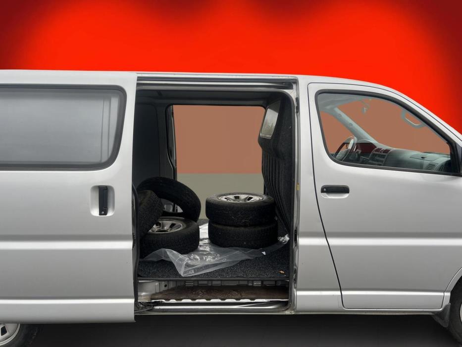 TOYOTA Hiace 2006