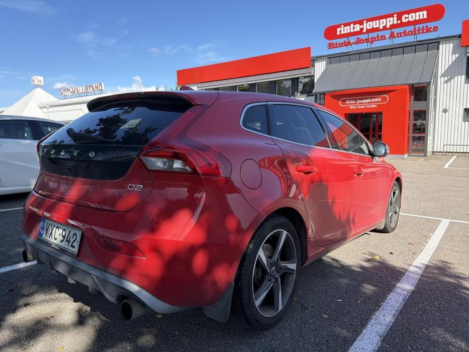 VOLVO V40 2014