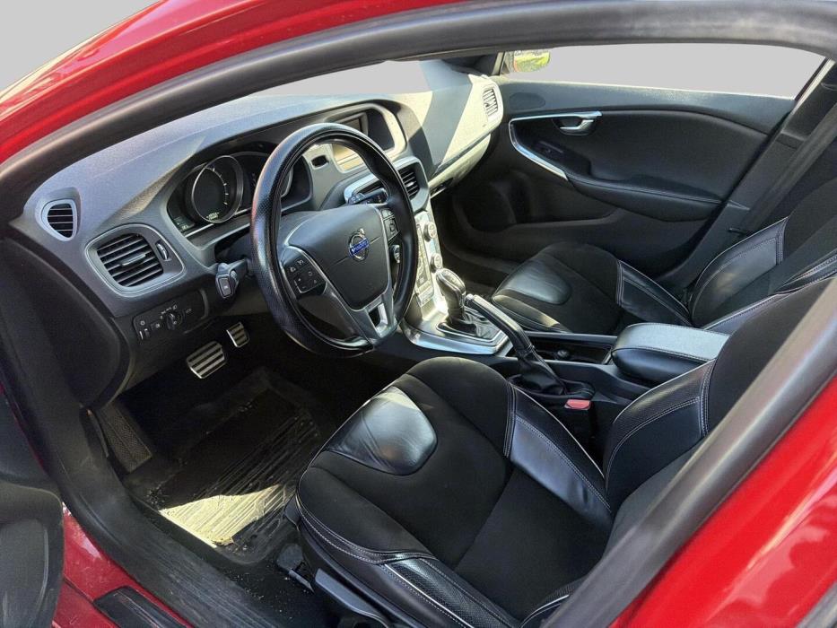 VOLVO V40 2014