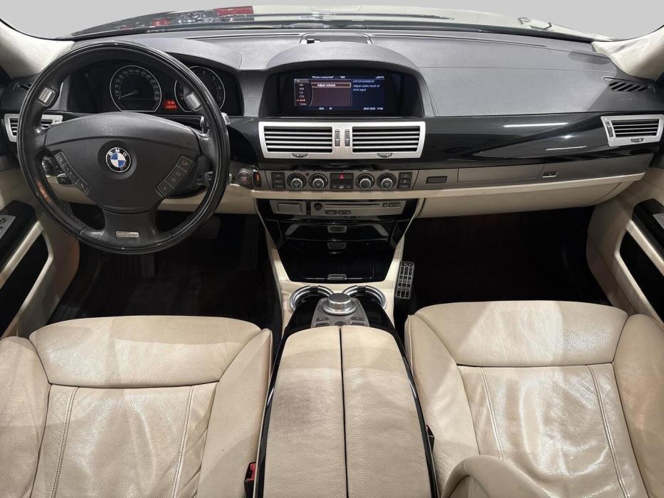 BMW 740 2006