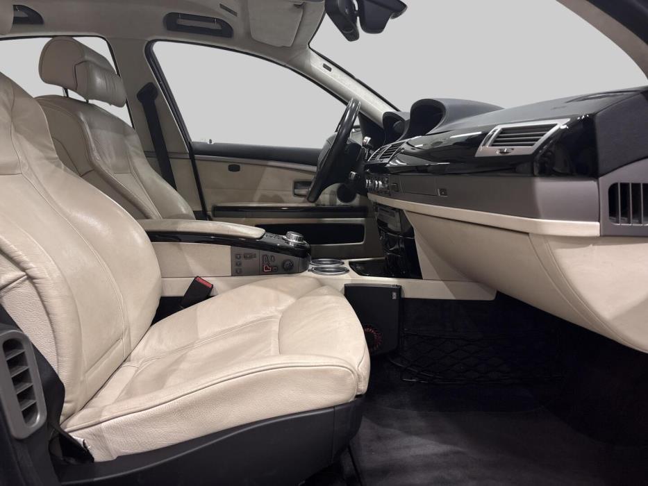 BMW 740 2006