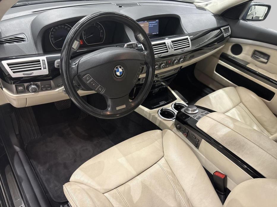 BMW 740 2006
