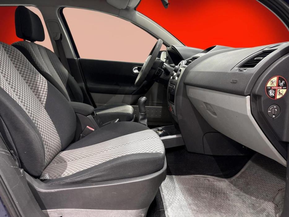 RENAULT Megane 2004