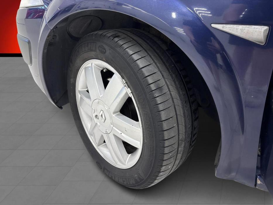 RENAULT Megane 2004