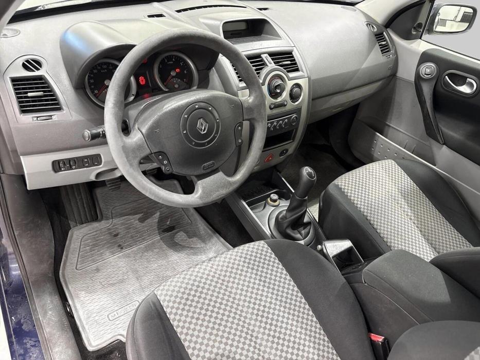 RENAULT Megane 2004