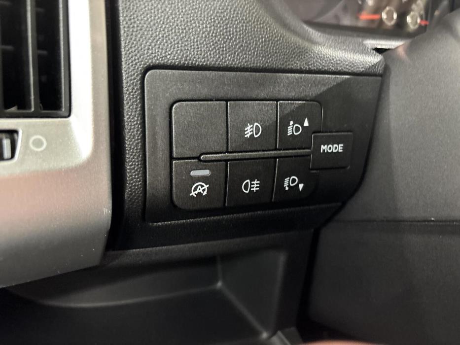 ROADCAR VAN R 640 2024