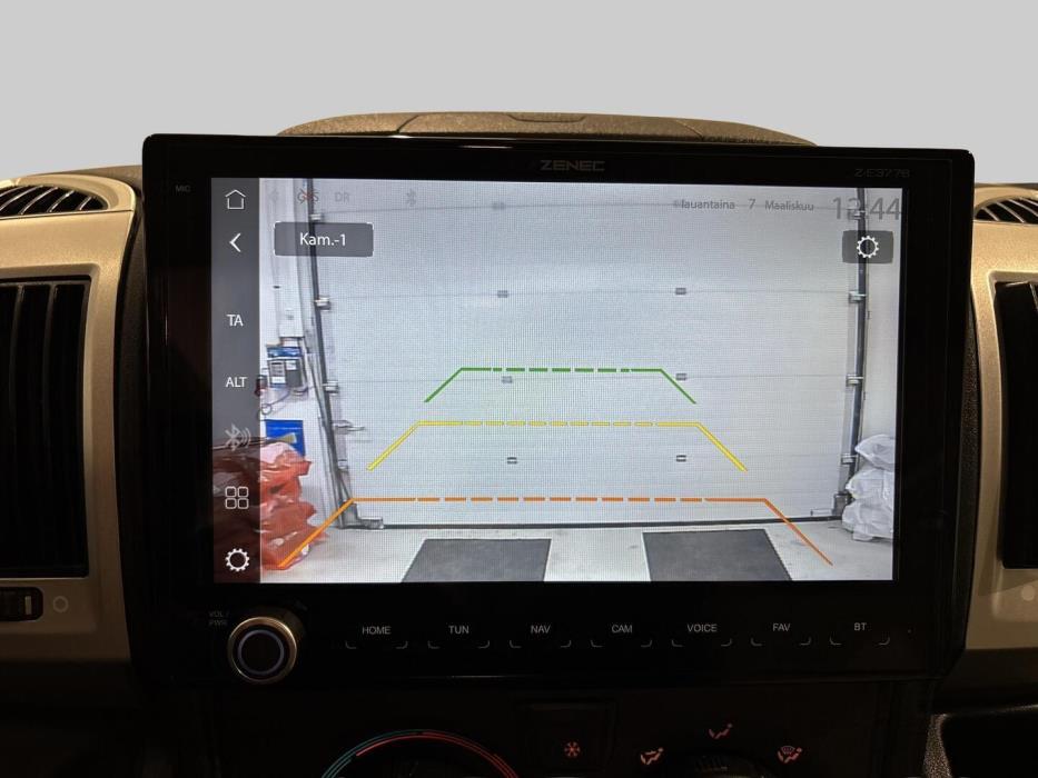 ROADCAR VAN R 640 2024