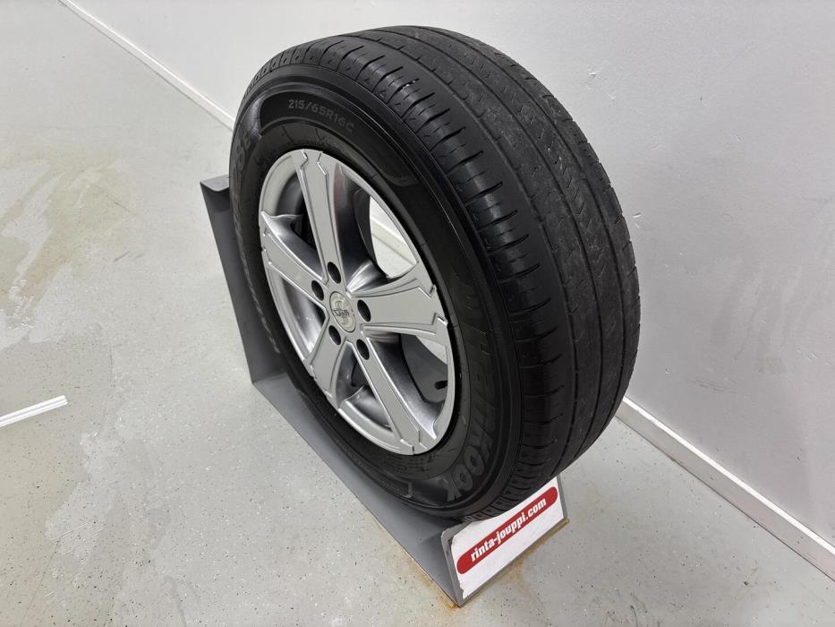 ROADCAR VAN R 640 2024