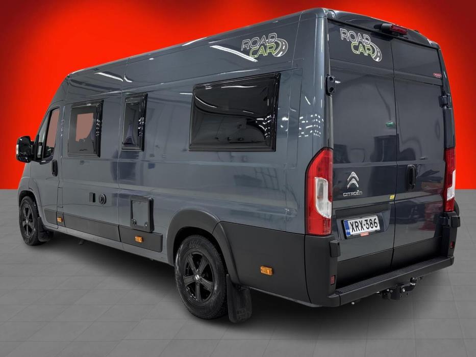 ROADCAR VAN R 640 2024