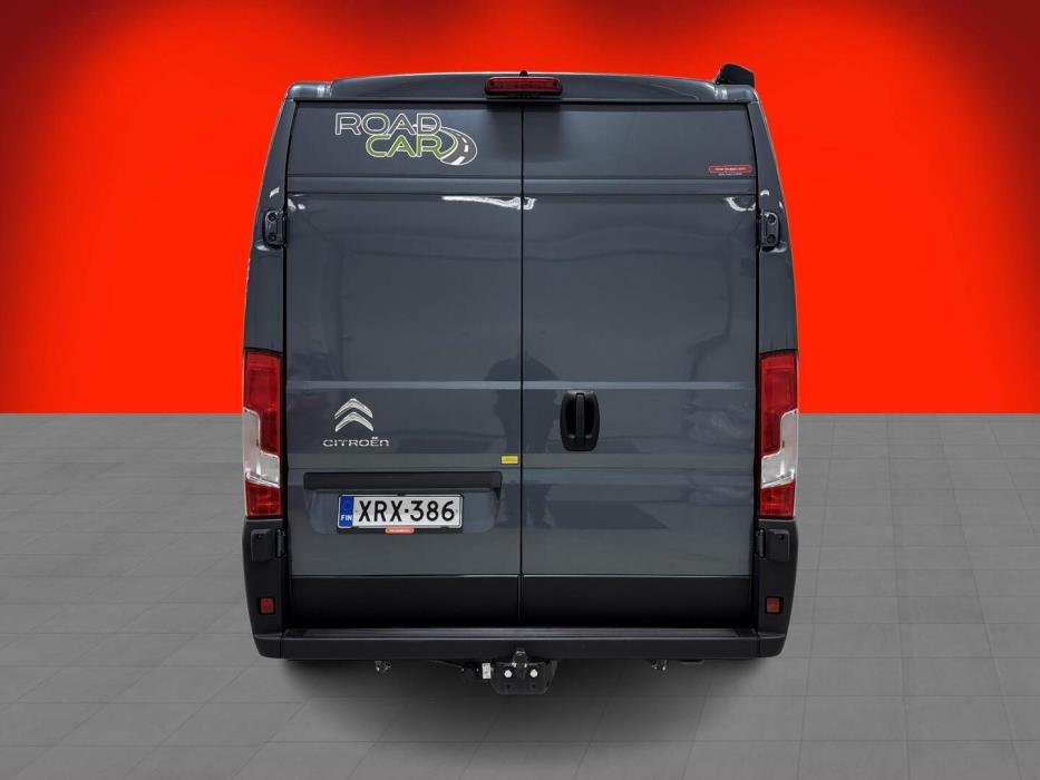 ROADCAR VAN R 640 2024