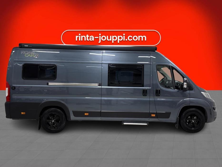 ROADCAR VAN R 640 2024