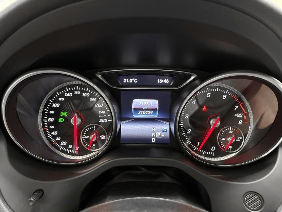 MERCEDES-BENZ CLA 2017