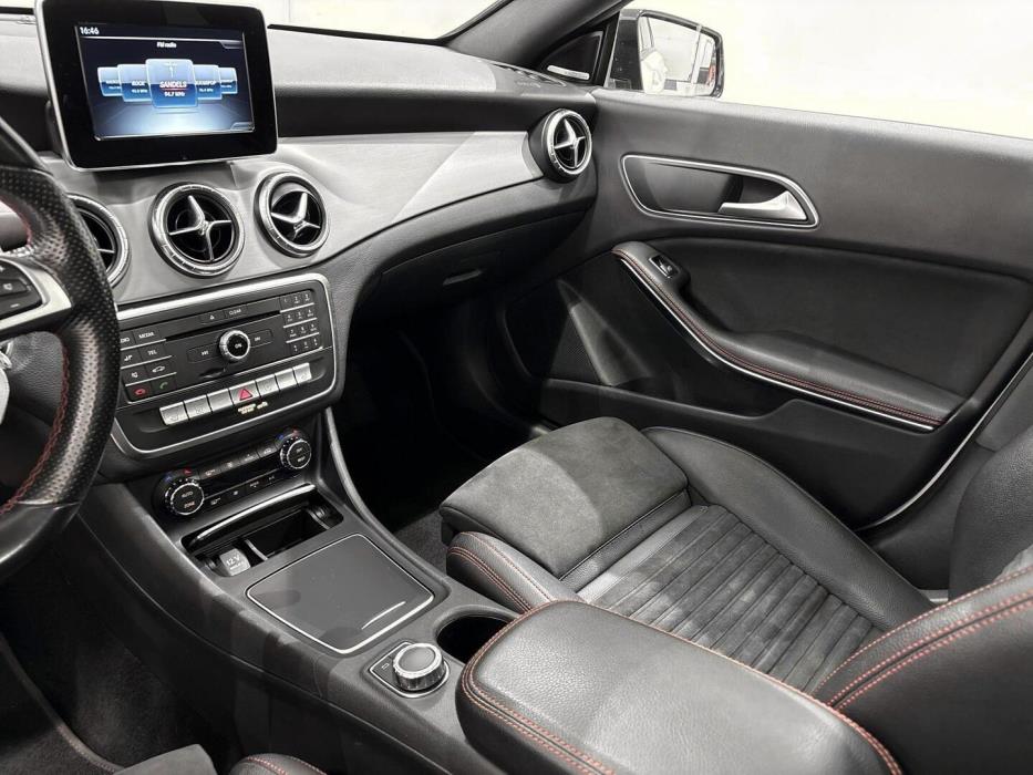MERCEDES-BENZ CLA 2017
