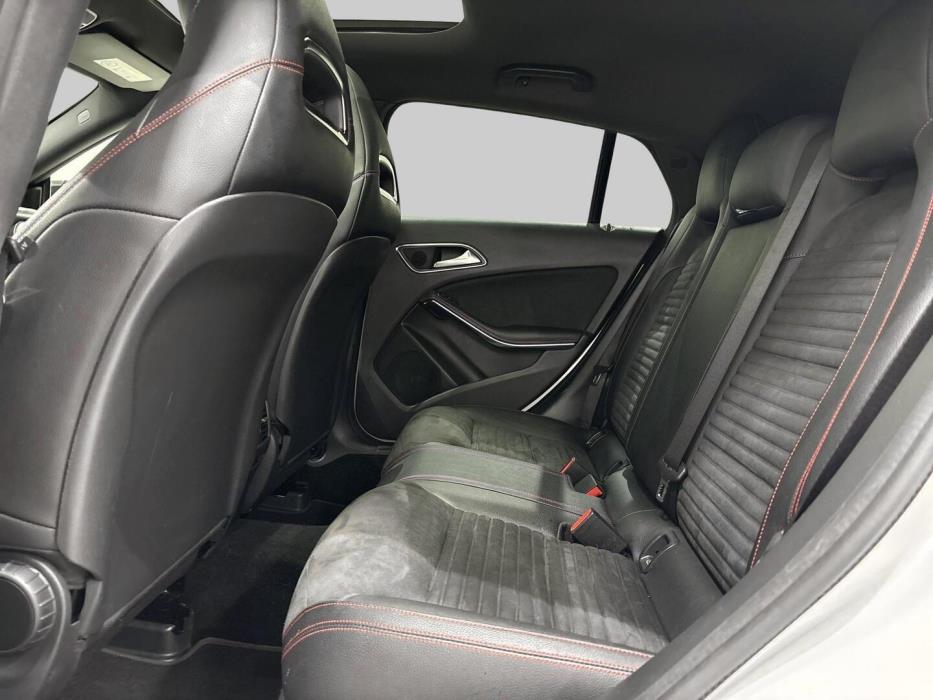 MERCEDES-BENZ CLA 2017