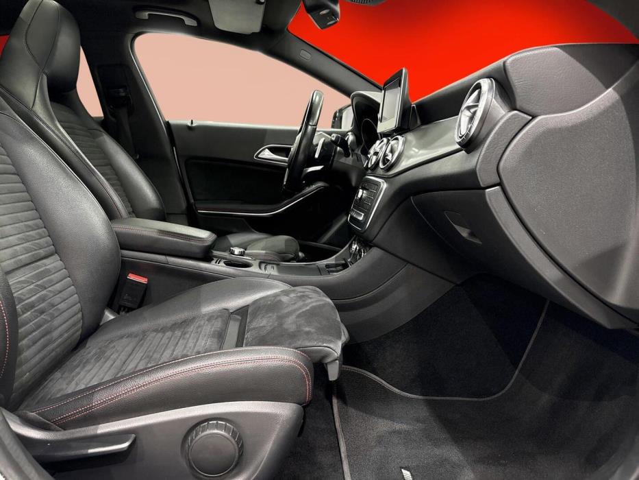 MERCEDES-BENZ CLA 2017