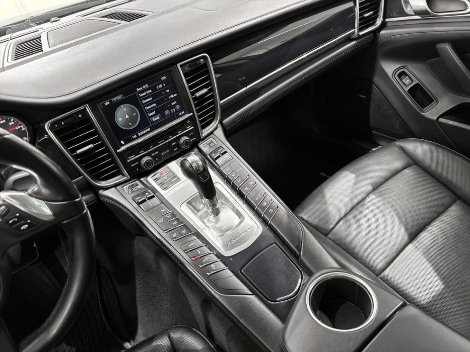 PORSCHE Panamera 2010