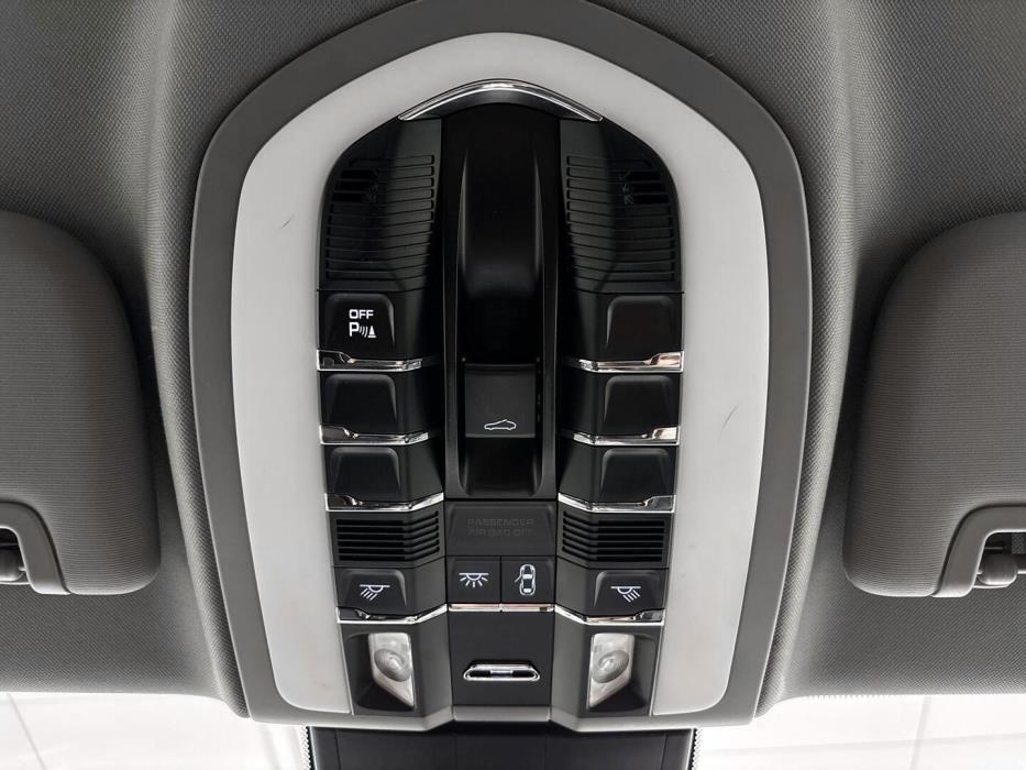 PORSCHE Panamera 2010