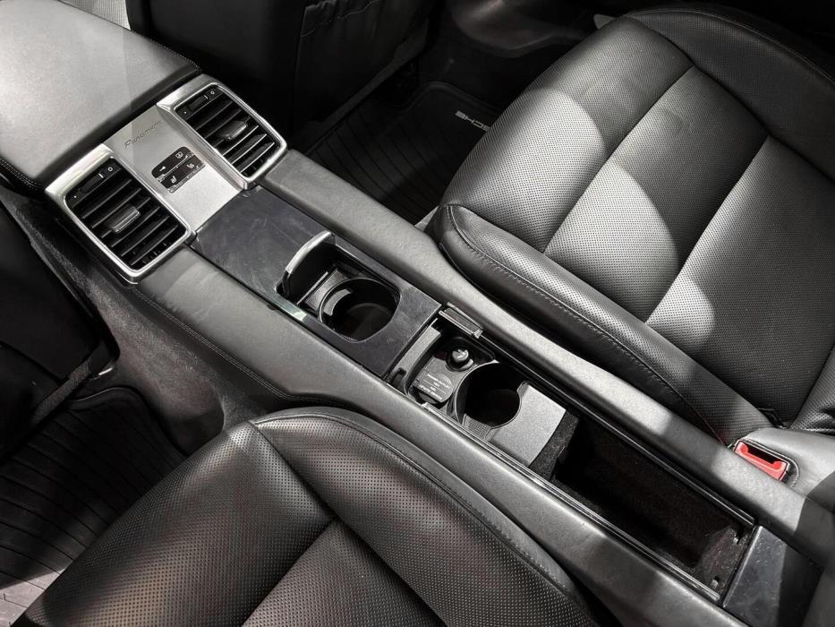 PORSCHE Panamera 2010