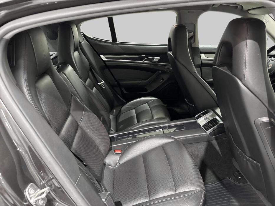 PORSCHE Panamera 2010