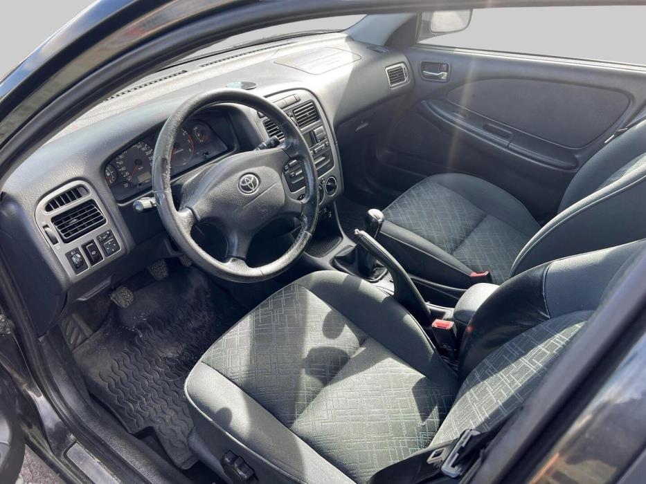 TOYOTA Avensis 2003