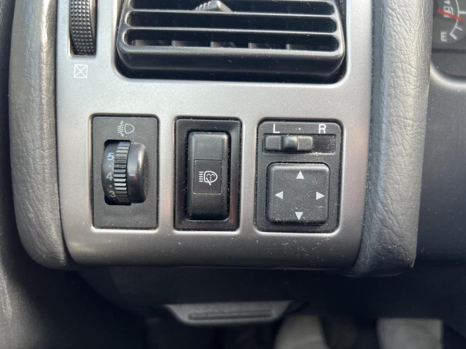 TOYOTA Avensis 2003