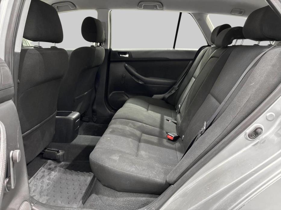 TOYOTA Avensis 2005