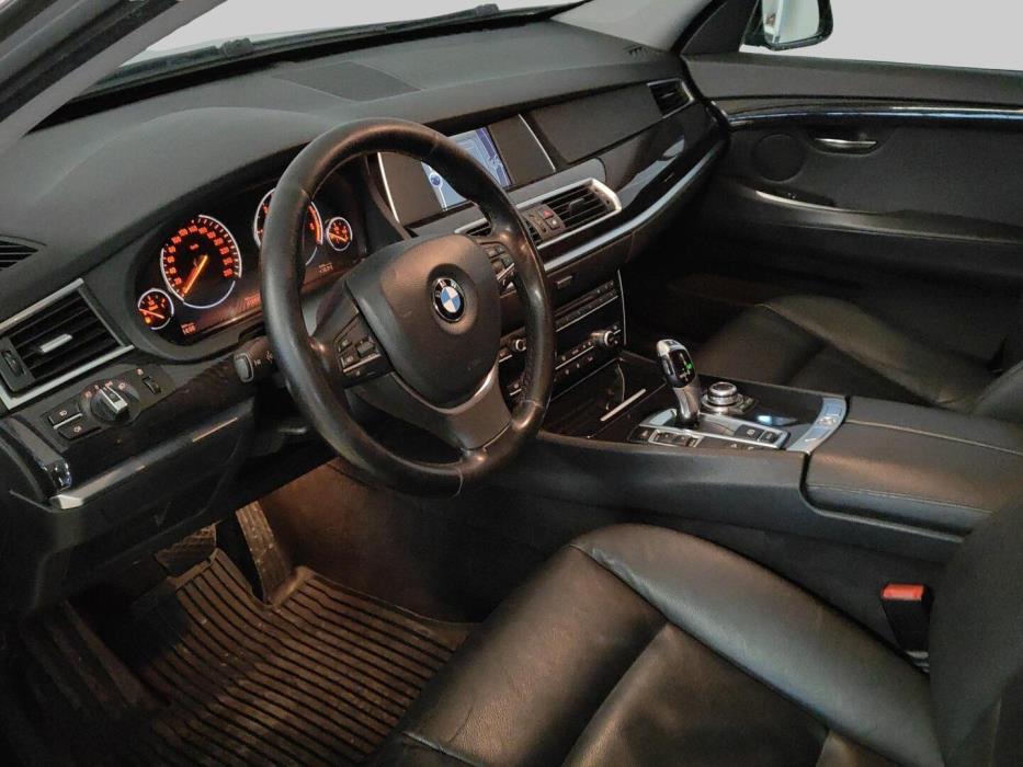 BMW 530 2011