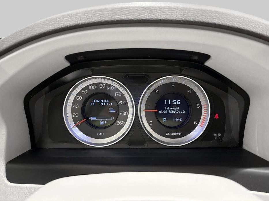 VOLVO XC70 2011