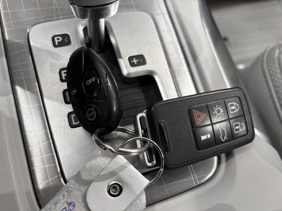 VOLVO XC70 2011
