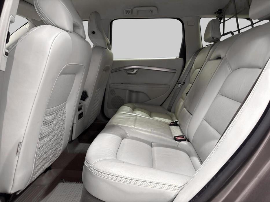 VOLVO XC70 2011